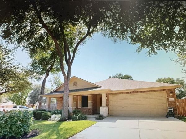 320 Creek Ridge LN, Round Rock, TX 78664
