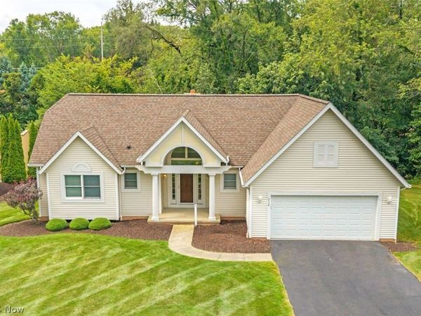 114 Barkwood Drive , Wadsworth, OH 44281