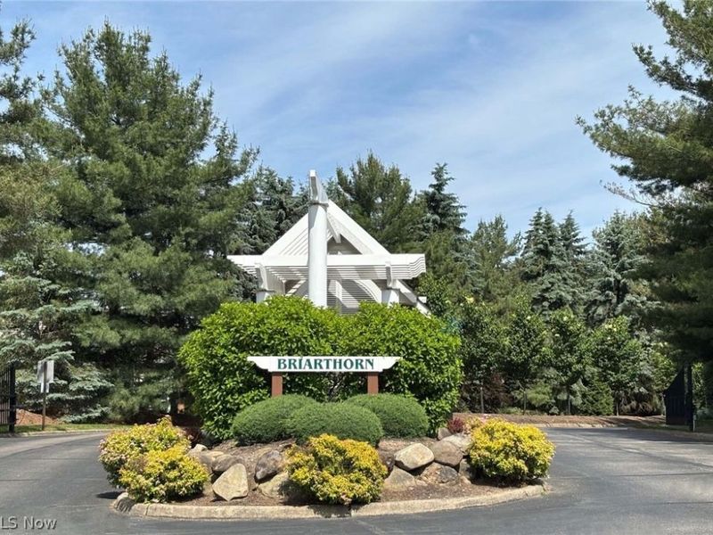 114 Barkwood Drive, Wadsworth, OH 44281 Photo 2
