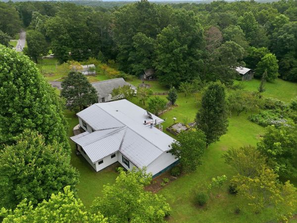 704 Canyon Dr , Altamont, TN 37301