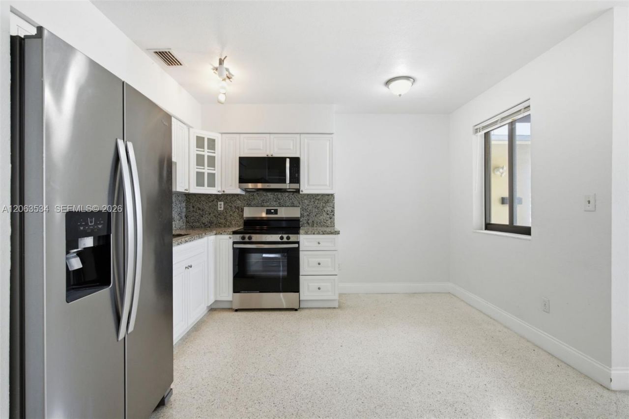 2625 SW 29th Ave, Unit 2625, Miami, FL 33133 Photo
