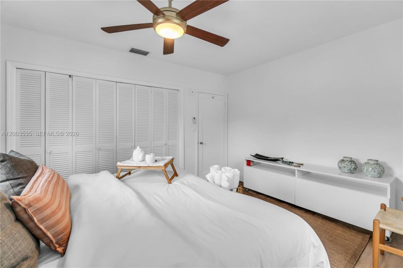 11201 NE 10th Ave, Unit 11203, Biscayne Park, FL 33161 Photo