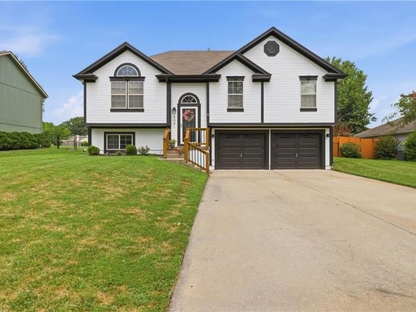 309 E Phillips Street, Odessa, MO 64076