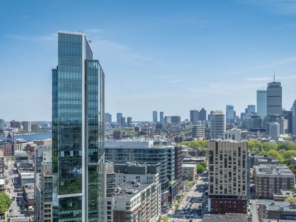 188 Brookline Ave, Unit 26H, Boston, MA 02215