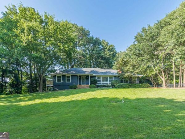 1040 Lindridge Drive NE, Atlanta, GA 30324