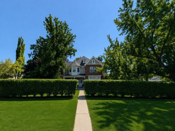 289 W BURTON LN S, Kaysville, UT 84037