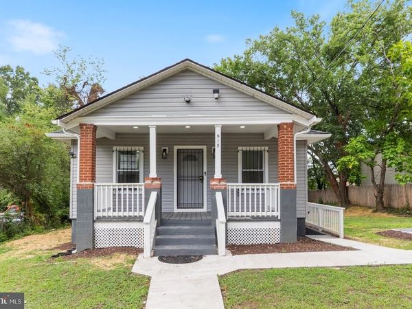 915 EASTERN AVENUE NE , CAPITOL HEIGHTS, MD 20743