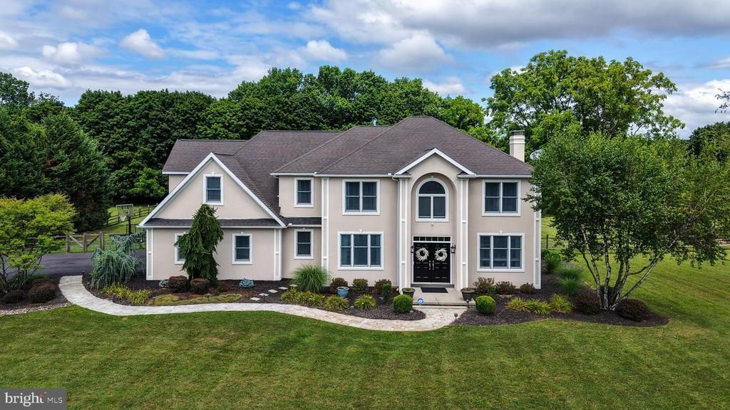 183 ZIEGLER ROAD , LEESPORT, PA 19533