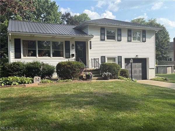1505 Nicholear Avenue , Coshocton, OH 43812