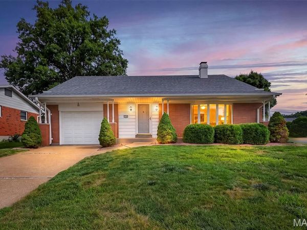 1206 N Rapp Avenue , Columbia, IL 62236