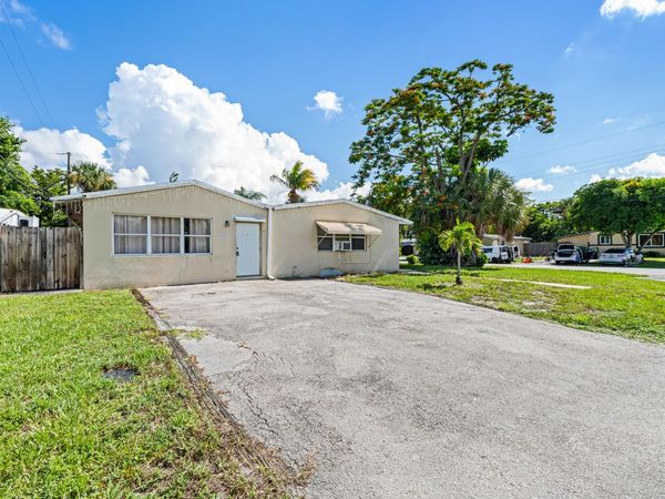 6103 SW 2ND Street, Margate, FL 33068