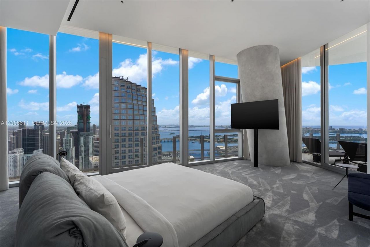300 Biscayne Boulevard Way, Unit PH5801C, Miami, FL 33131 Photo