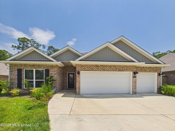 11713 Wakeland Court, Ocean Springs, MS 39564