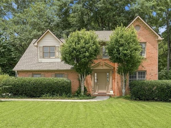 1915 Rockside Lane , Snellville, GA 30078