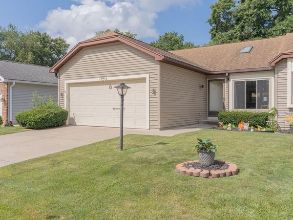 1707 Lowell Wood Street, Mishawaka, IN 46545