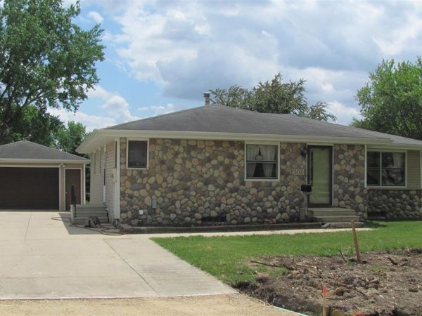 502 Brins Court SE, Stewartville, MN 55976