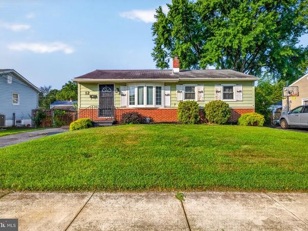 12 CAXTON DRIVE, NEW CASTLE, DE 19720
