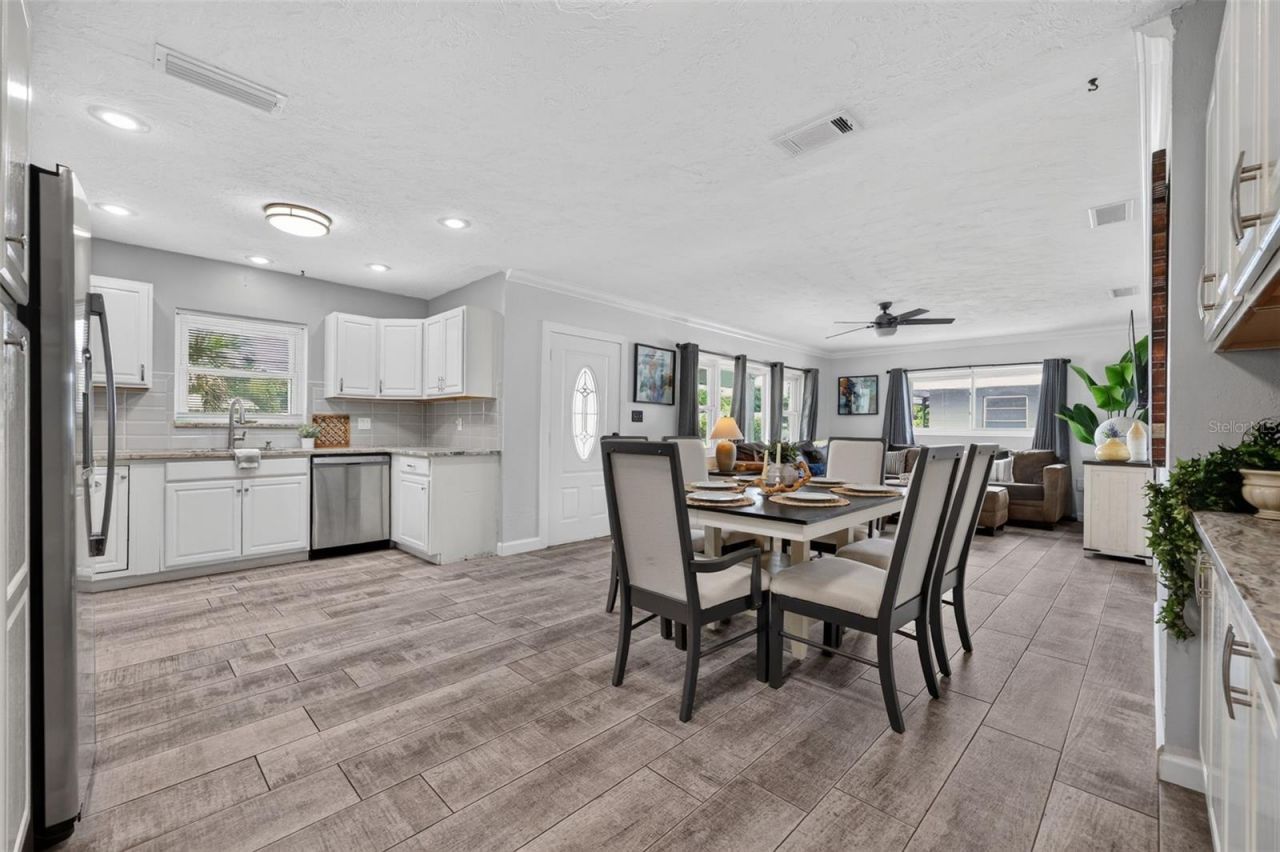 2711 27th Avenue Drive W, Bradenton, FL 34205 Photo