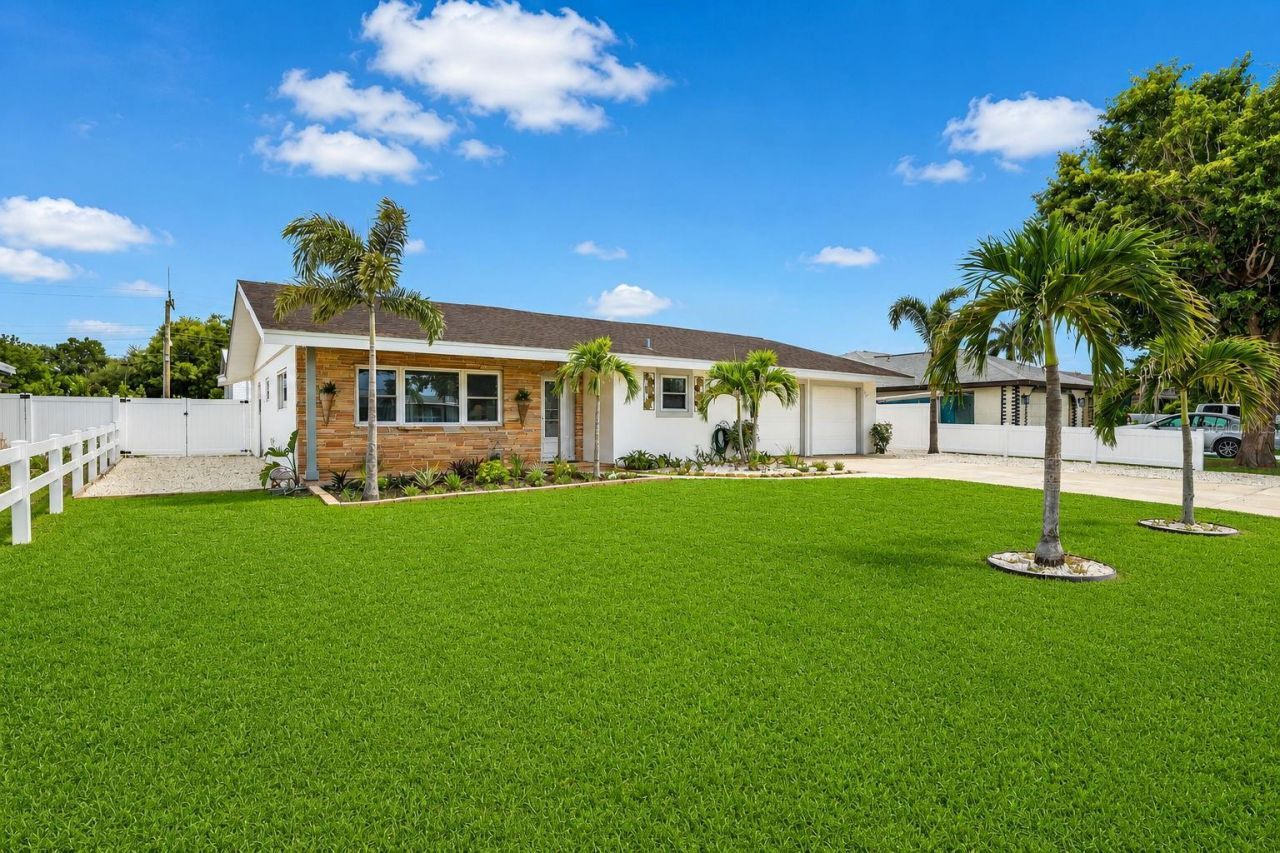 2711 27th Avenue Drive W, Bradenton, FL 34205 Photo