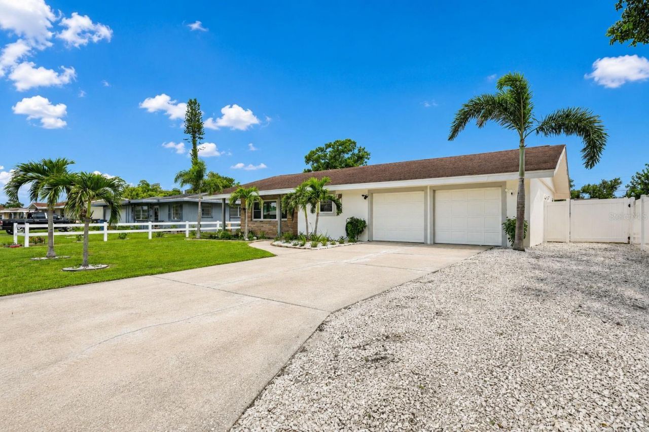 2711 27th Avenue Drive W, Bradenton, FL 34205 Photo