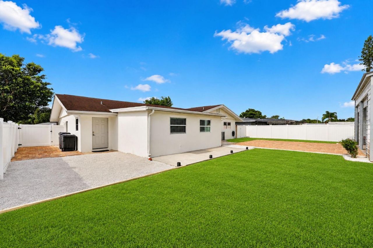 2711 27th Avenue Drive W, Bradenton, FL 34205 Photo