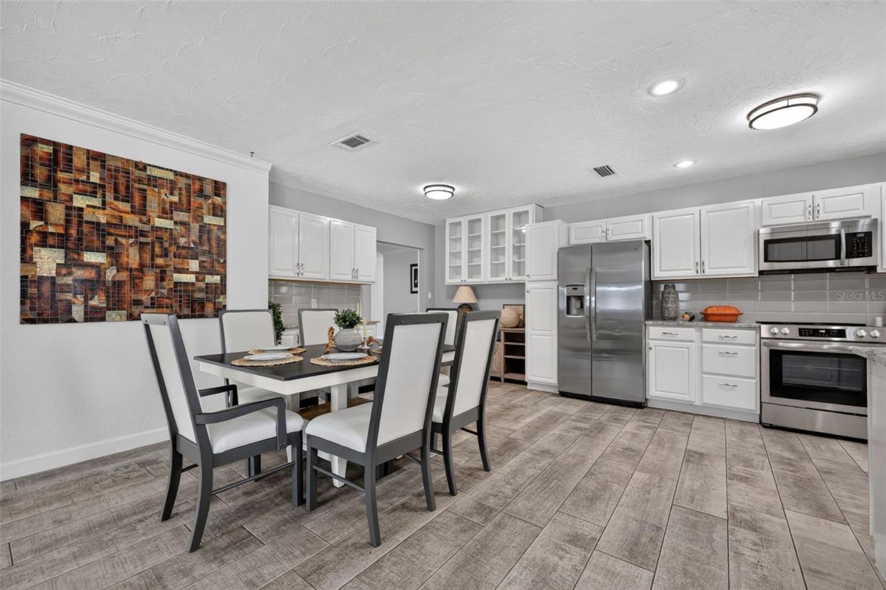 2711 27th Avenue Drive W, Bradenton, FL 34205 Photo