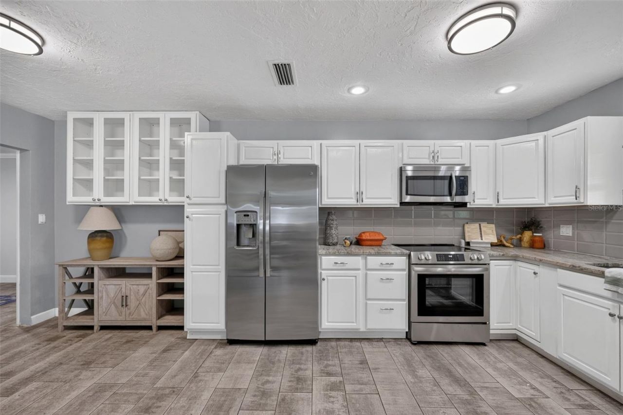 2711 27th Avenue Drive W, Bradenton, FL 34205 Photo