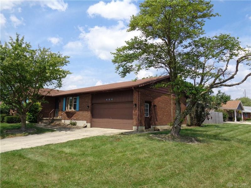 404 Buckeye Drive, Eaton, OH 45320 Photo 2