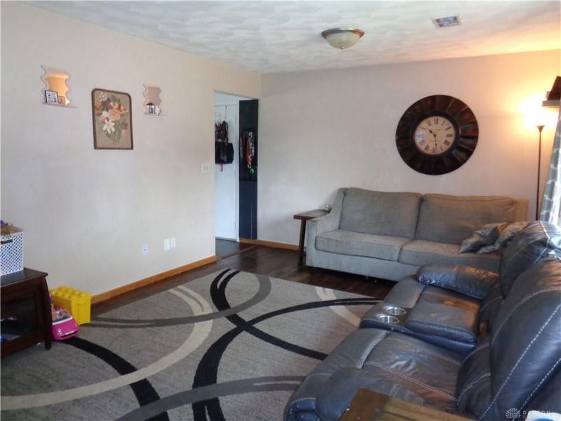 404 Buckeye Drive, Eaton, OH 45320 Photo 3
