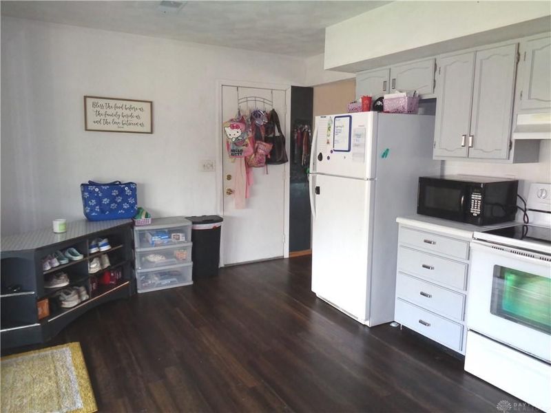 404 Buckeye Drive, Eaton, OH 45320 Photo 8