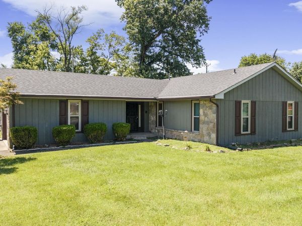 919 Springdale Drive, Jeffersonville, IN 47130