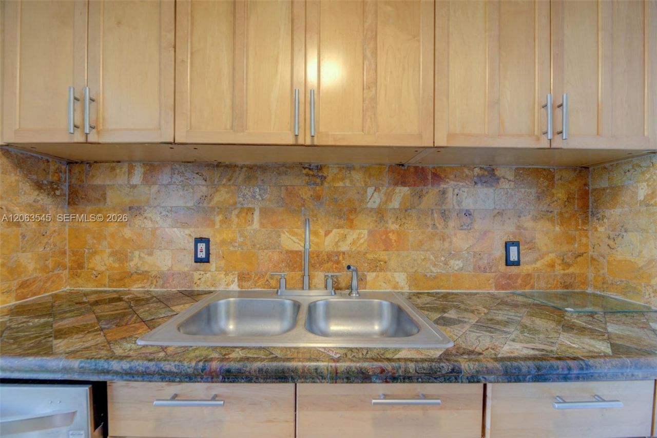 2350 NE 135th St, Unit 1503, North Miami, FL 33181 Photo