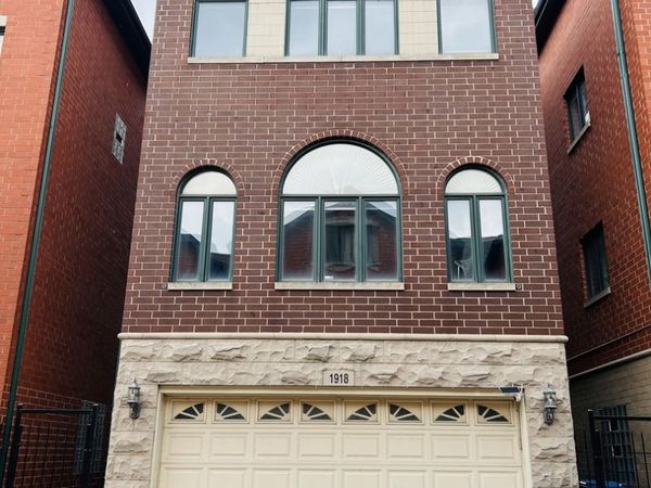 1918 S LOUIE Parkway , Chicago, IL 60616