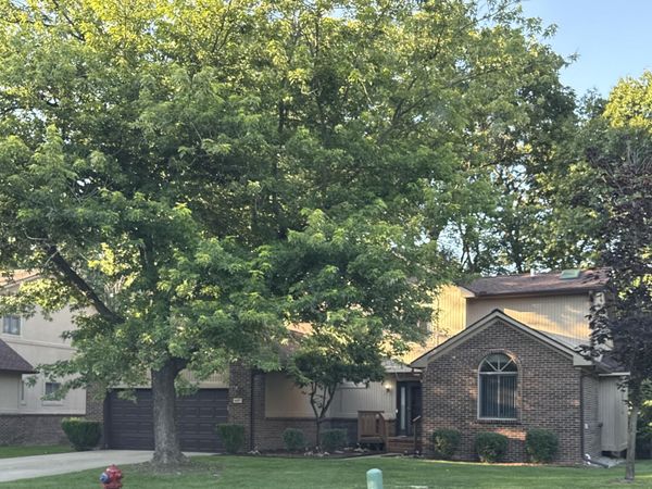 6257 Gatewood, West Bloomfield, MI 48322