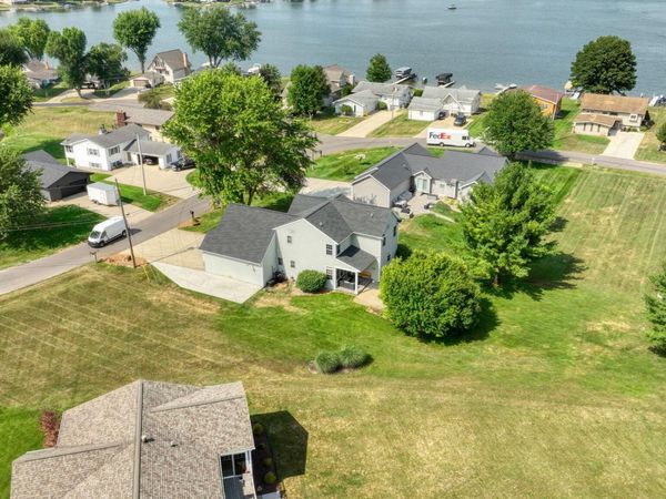123 N Grand Pointe Drive, Brooklyn, MI 49230