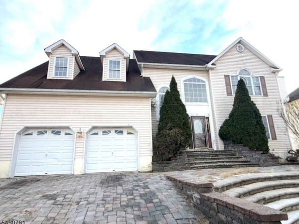 11 Decicco Dr, Raritan, NJ 08869