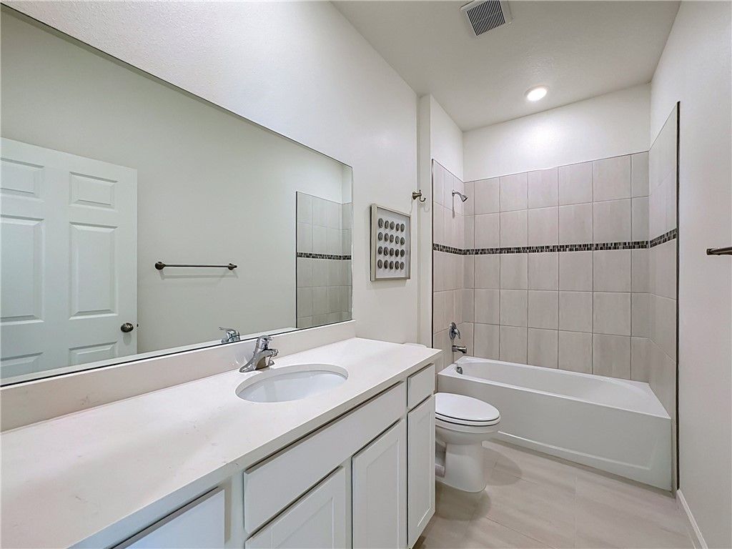 111 52nd Square, Vero Beach, FL 32968 Photo