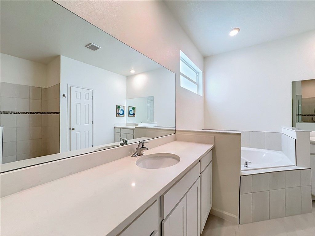 111 52nd Square, Vero Beach, FL 32968 Photo