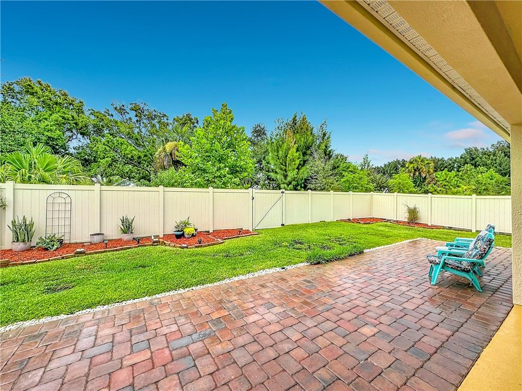 111 52nd Square, Vero Beach, FL 32968 Photo