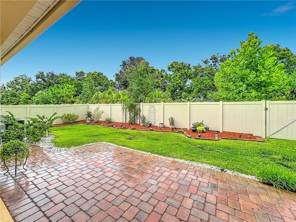 111 52nd Square, Vero Beach, FL 32968 Photo