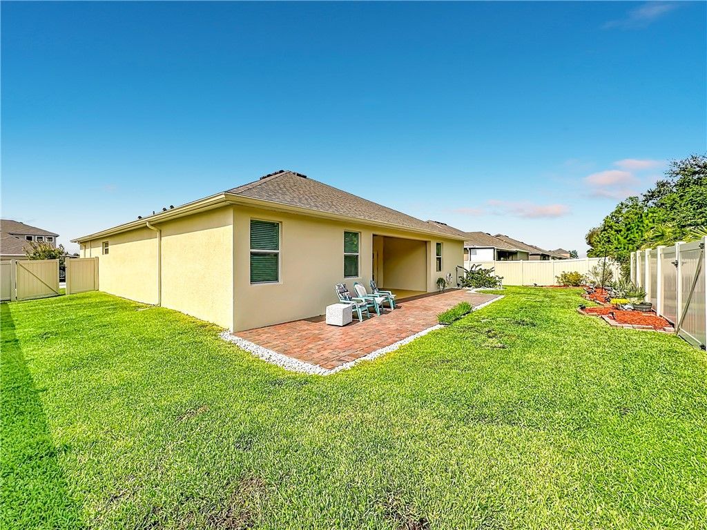 111 52nd Square, Vero Beach, FL 32968 Photo
