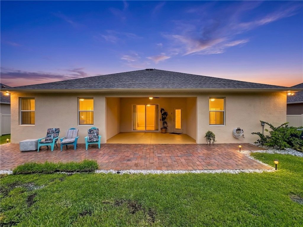 111 52nd Square, Vero Beach, FL 32968 Photo