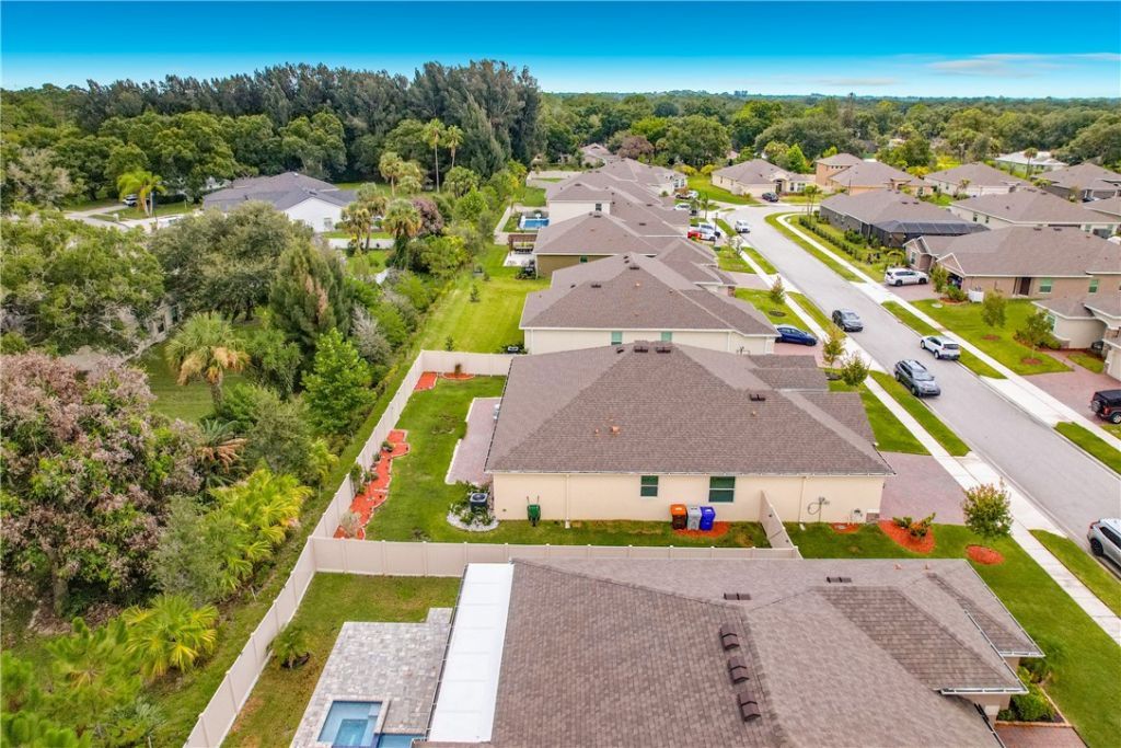 111 52nd Square, Vero Beach, FL 32968 Photo