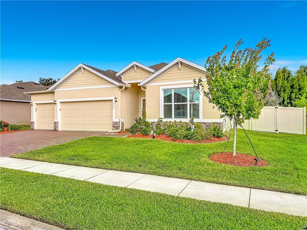 111 52nd Square, Vero Beach, FL 32968 Photo