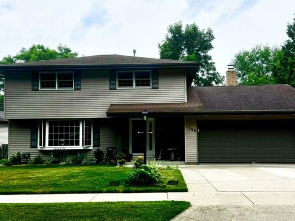 1255 Castle Dr, Sheboygan, WI 53081