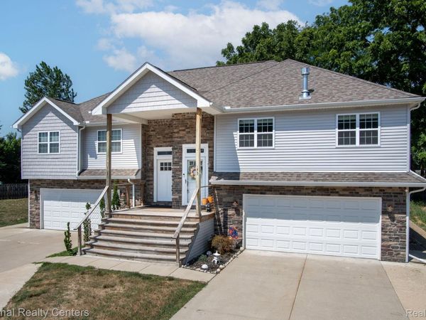 175 Whispering Pines Drive, Fenton, Mi 48430