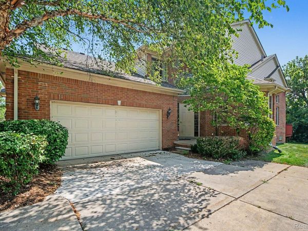 1028 MAYA Court, Unit, Troy, Mi 48085
