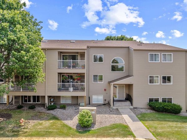 1225 Ferndale Street N, Unit B18, Maplewood, MN 55119