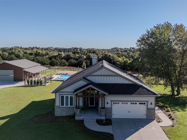 33638 H Avenue, Earlham, IA 50072
