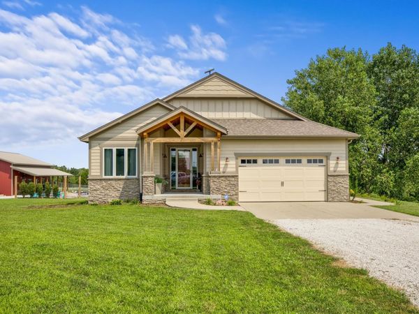 33638 H Avenue, Earlham, IA 50072